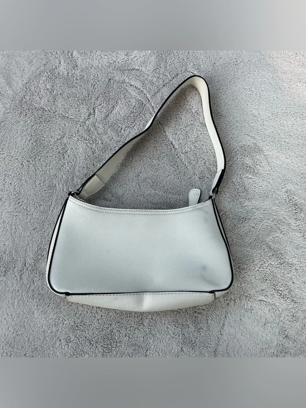 Vintage White Guess Faux Leather Small Shoulder Bag